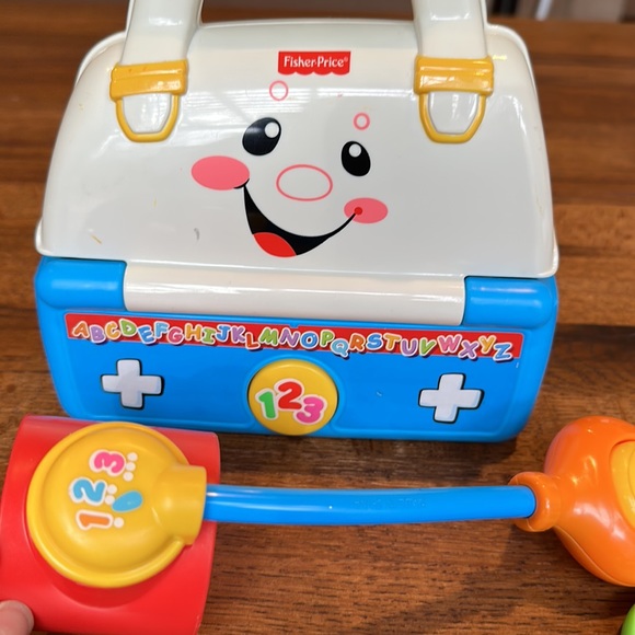 Fisher Price doctor set. GUC. - Picture 6 of 9